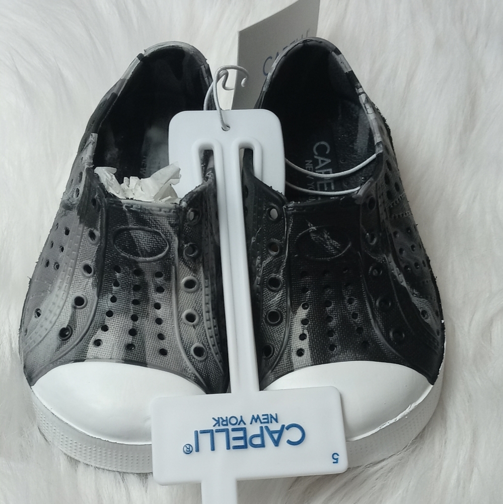 Capelli Kids Camouflage Shoes Sz 5 NWT. - Picture 4 of 5